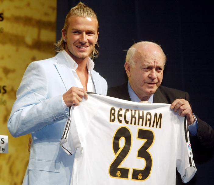 David Beckham in bianco con la Saeta Rubia. Ap